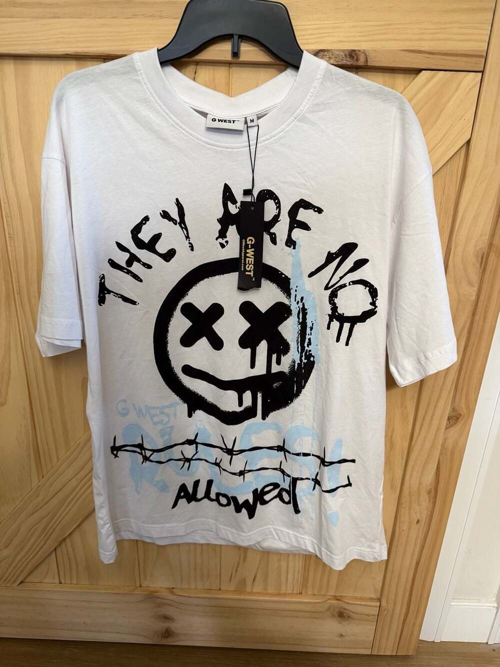 G West "They Are No Allowed" Smiley Face Graphic T-Shirt Size M